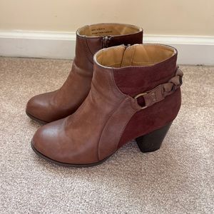 New Direction Boots Size 9